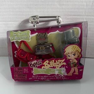 Bratz Babyz 7 pcs Fashion Pack OUTDOOR STYLE nib